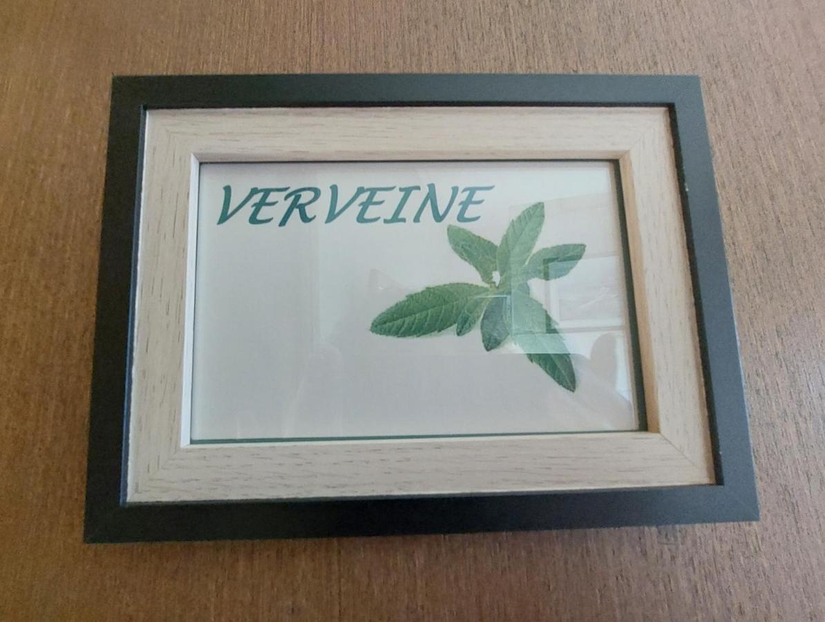 Longere Villariane Naveil Luaran gambar